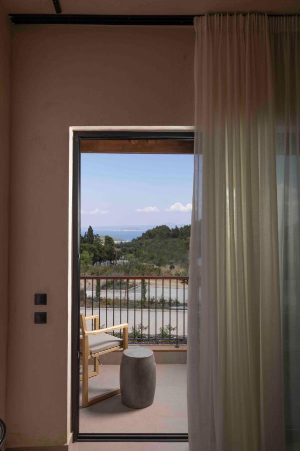 Pnoes Luxury Suites ปัลลูรี ภายนอก รูปภาพ