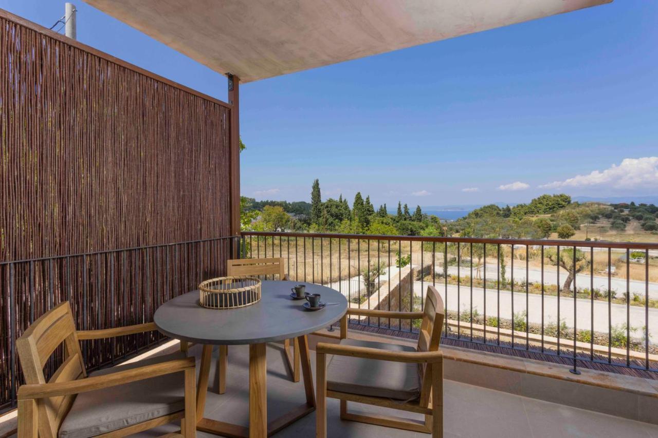 Pnoes Luxury Suites ปัลลูรี ภายนอก รูปภาพ