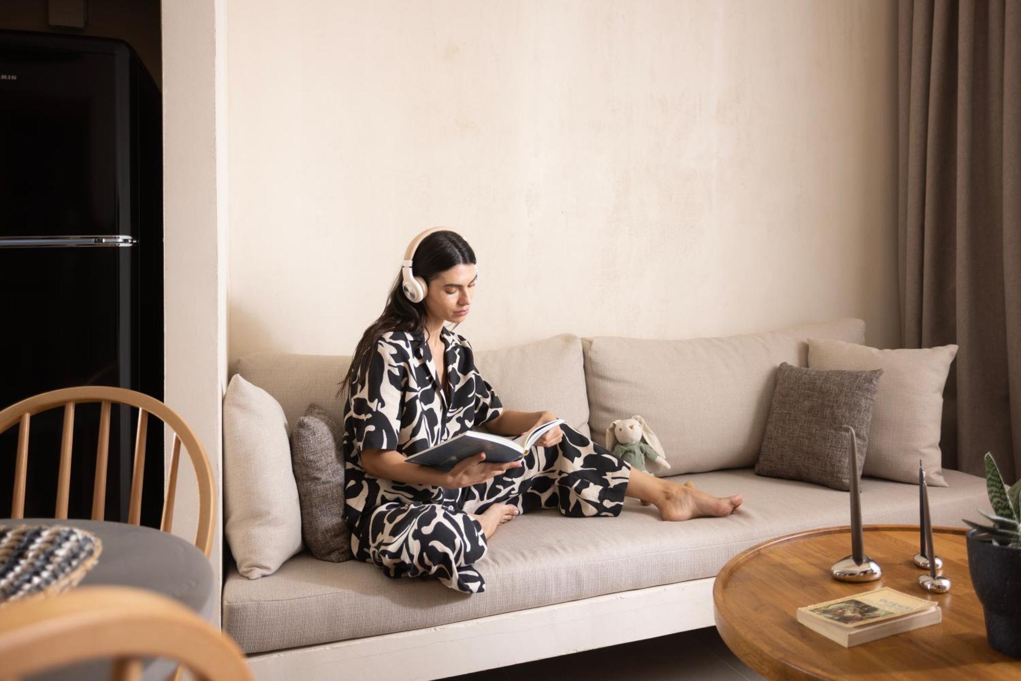 Pnoes Luxury Suites ปัลลูรี ภายนอก รูปภาพ