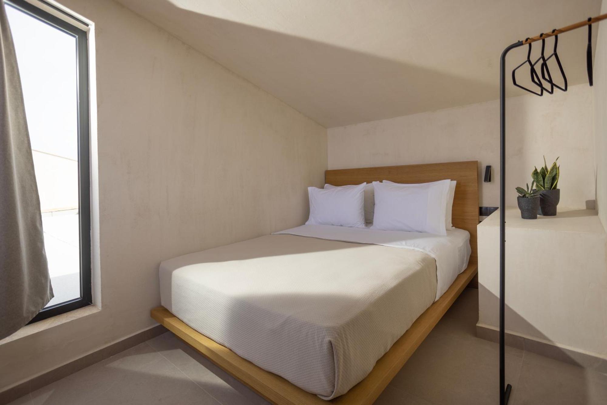 Pnoes Luxury Suites ปัลลูรี ภายนอก รูปภาพ