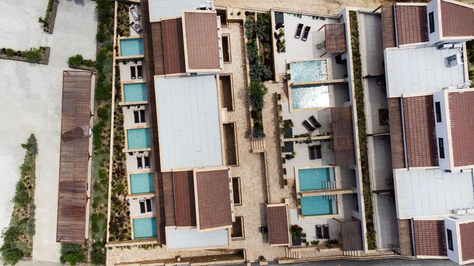 Pnoes Luxury Suites ปัลลูรี ภายนอก รูปภาพ