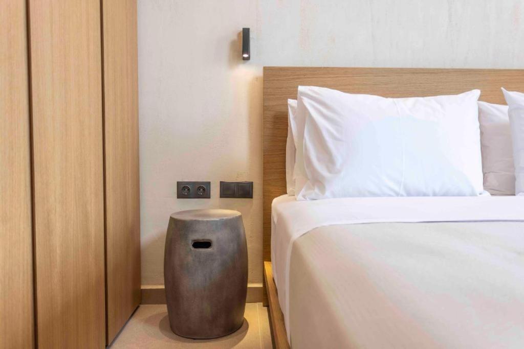 Pnoes Luxury Suites ปัลลูรี ภายนอก รูปภาพ